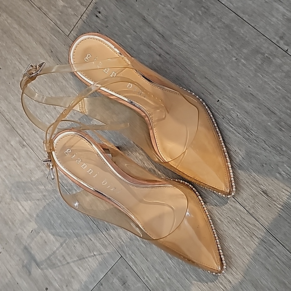 Pumps by Gianni Bini